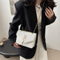 Women'S Quilted Shoulder Bag with Gold Chain Strap Crossbody Bag for Stylish Everyday Use in Black & White