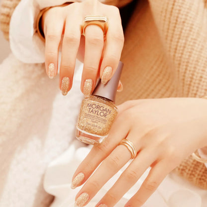 947 - ALL THAT GLITTERS IS GOLD - Nail Polish  - 15ml
