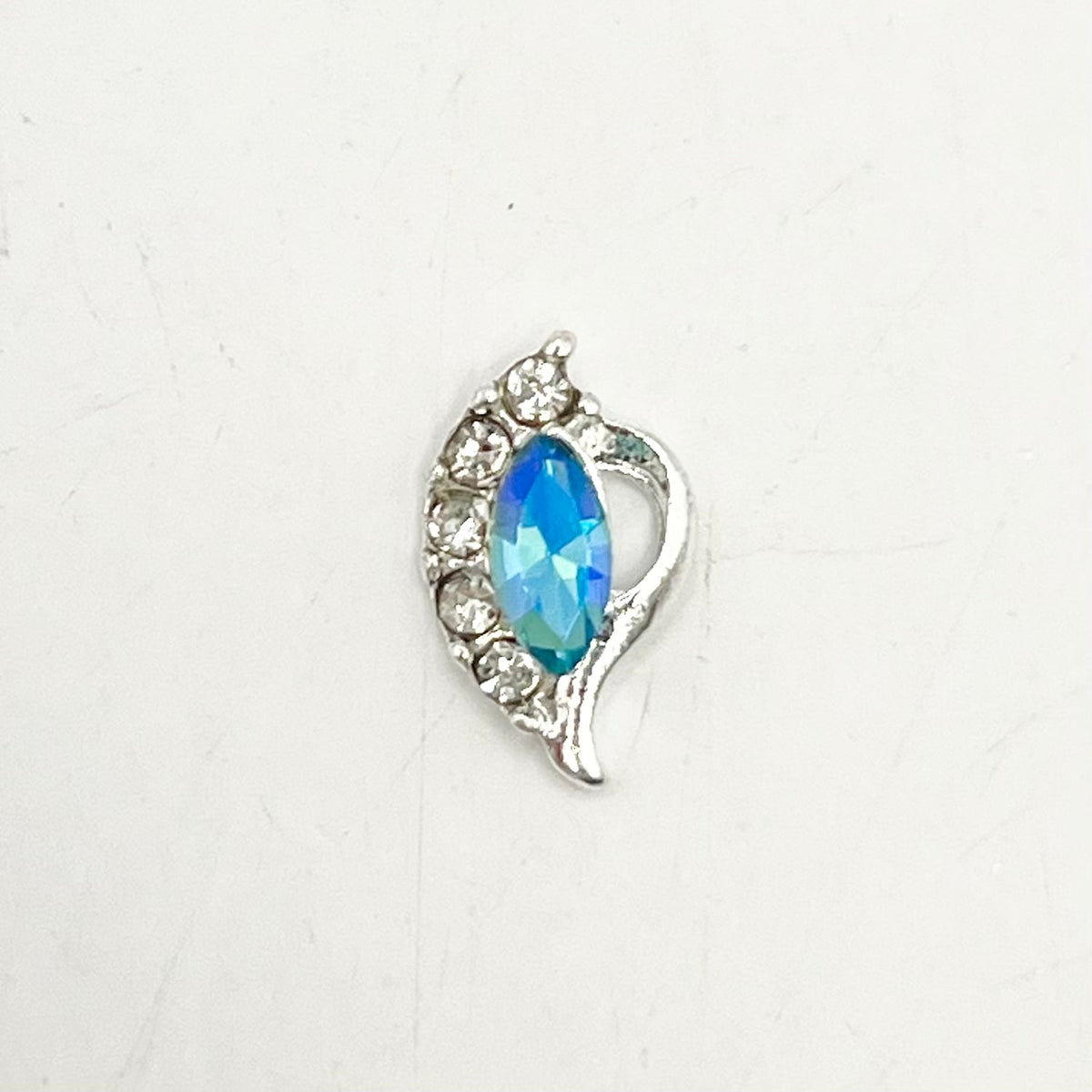 Queen - Nail Charms 10pc - #183 Silver Blue Iridescent Leafs with Crystals