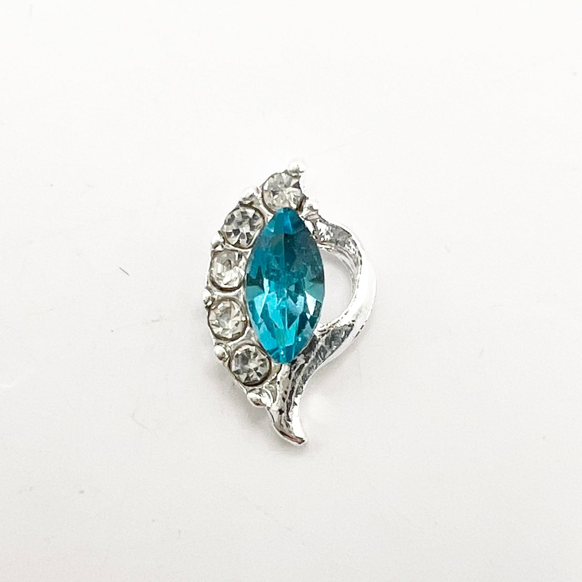 Queen - Nail Charms 10pc - #226 Silver Blue Leafs with Crystals