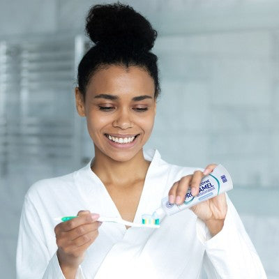 Sensodyne ProNamel Gentle Whitening Toothpaste for Sensitive Teeth 4oz/3pk - Imperfect Box