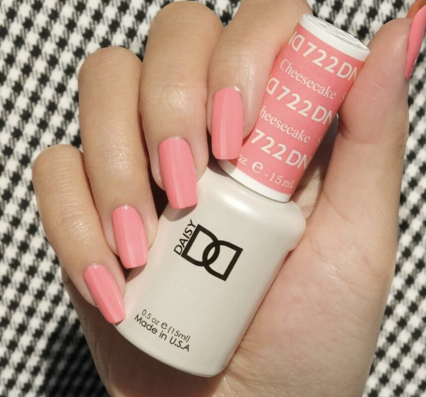 Strawberry Cheesecake #722 - DND Gel Duo
